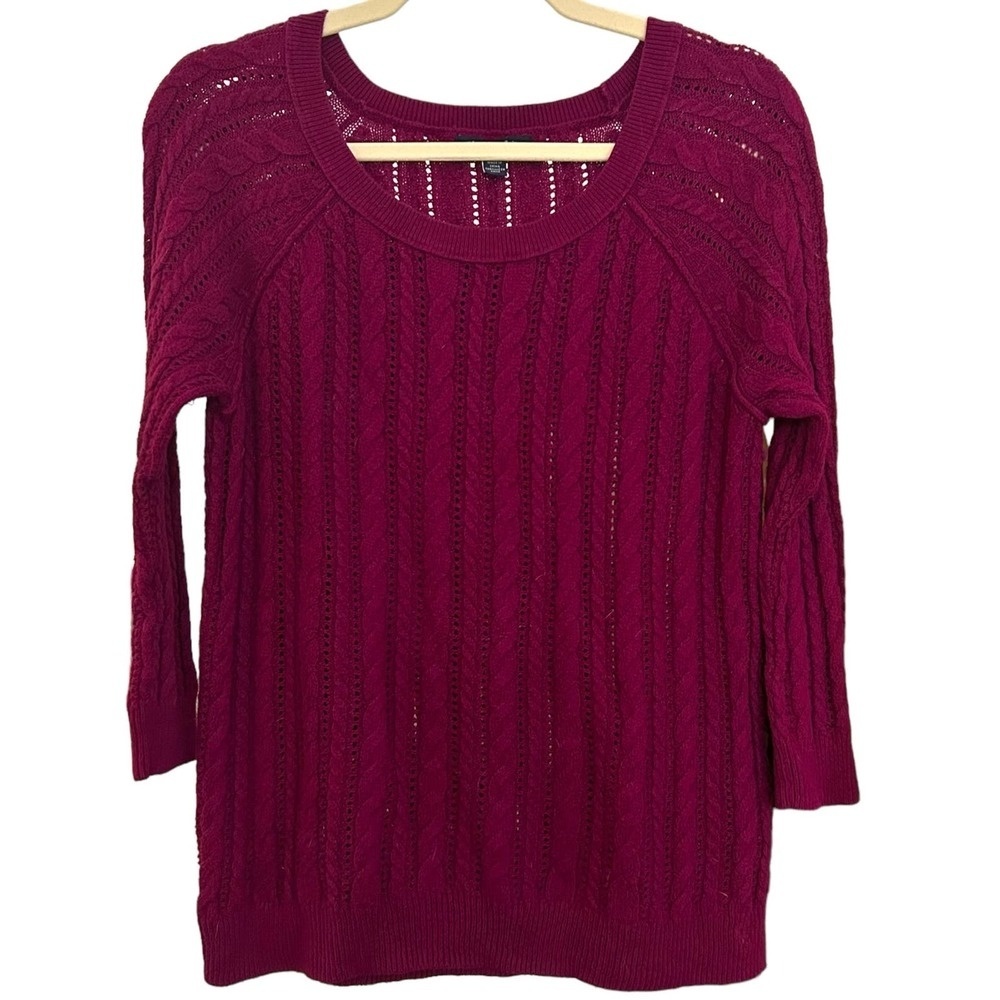 American Eagle Magenta Knit Sweater Size S